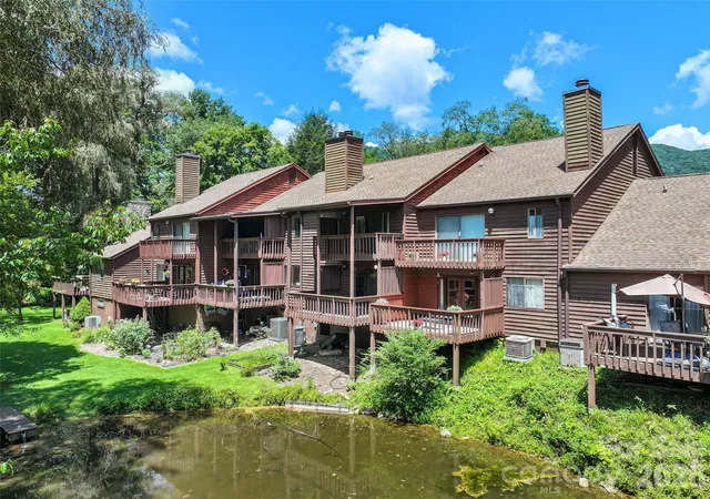 Photo 2 of Townhouse for sale at 36 Meadows Ln, Maggie Valley, NC 28751 | MLS# 4405009 | Listing updated on 2026-07-22