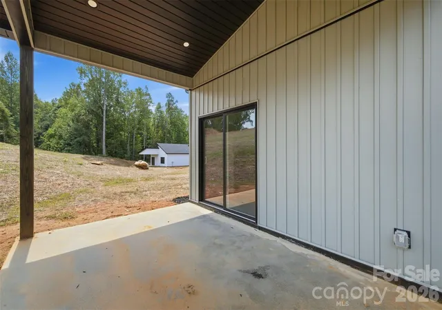 Photo 3 of Single family home for sale at 913 Overlook Dr SW, Lenoir, NC 28645 | MLS# 4405017 | Listing updated on 2026-09-25