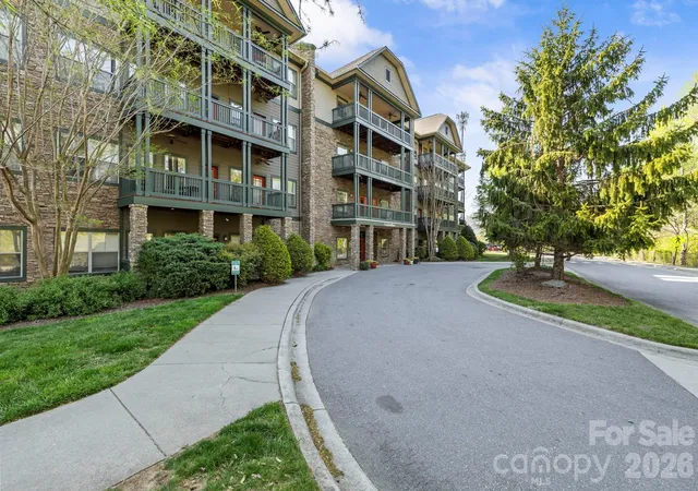 1st image of 9 Kenilworth Knls #303, Asheville, NC 28805 | MLS# 4405032