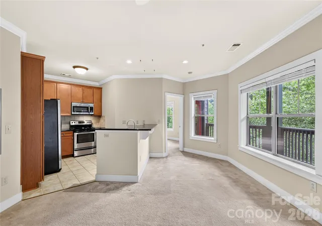 3rd image of 9 Kenilworth Knls #303, Asheville, NC 28805 | MLS# 4405032
