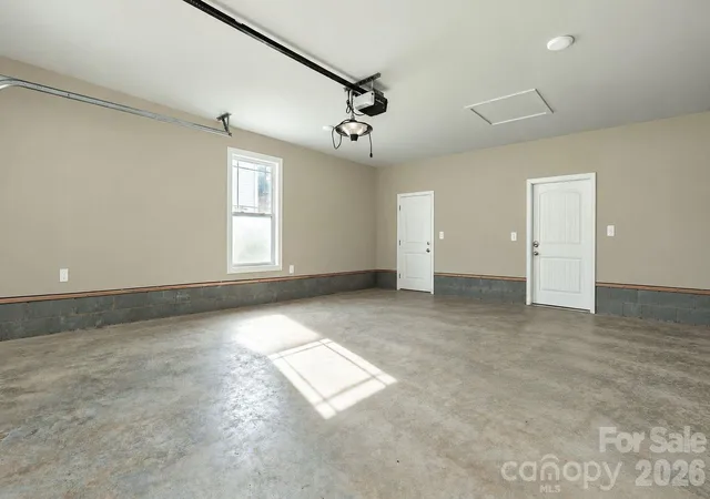 Photo 3 of Single family home for sale at 1544 Farmington Hills Dr, Conover, NC 28613 | MLS# 4405042 | Listing updated on 2026-10-19
