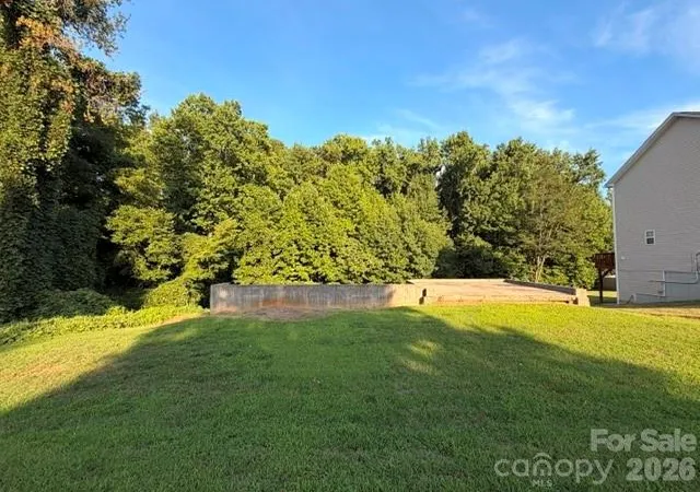 Photo 1 of Land for sale at 4822 Eagle Crk Dr, Charlotte, NC 28269 | MLS# 4405056 | Listing updated on 2026-07-17