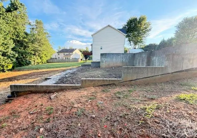 Photo 4 of Land for sale at 4822 Eagle Crk Dr, Charlotte, NC 28269 | MLS# 4405056 | Listing updated on 2026-07-17