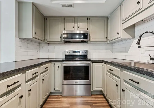 Photo 4 of Townhouse for sale at 11128 Sevilla Ct, Charlotte, NC 28226 | MLS# 4405077 | Listing updated on 2026-10-14