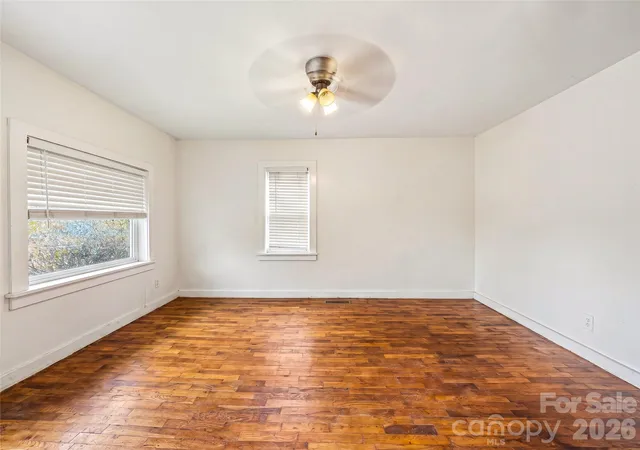 Photo 3 of Single family home for sale at 40 Mulberry St, Asheville, NC 28804 | MLS# 4405091 | Listing updated on 2026-07-31
