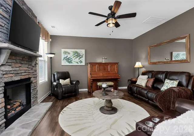 Photo 2 of Single family home for sale at 4626 Gibbons Link Rd, Charlotte, NC 28269 | MLS# 4405099 | Listing updated on 2026-09-02
