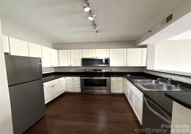 Photo 3 of Condo for sale at 1315 East Blvd #407, Charlotte, NC 28203 | MLS# 4405107 | Listing updated on 2026-07-29