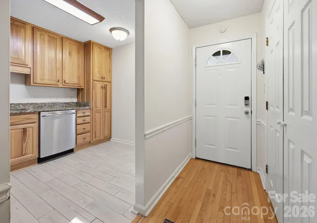 Listing Photo 5 - Condo for sale in building located at 1503 Abbey Cir, Asheville, NC 28805