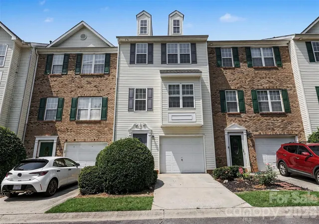 2nd image of 308 Langhorne Dr, Mount Holly, NC 28120 | MLS# 4405120
