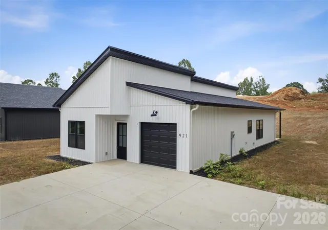 1st image of 921 Overlook Dr Sw, Lenoir, NC 28645 | MLS# 4405127