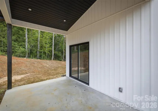 Photo 3 of Single family home for sale at 921 Overlook Dr SW, Lenoir, NC 28645 | MLS# 4405127 | Listing updated on 2026-09-25
