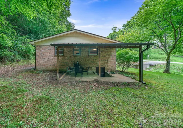 4th image of 915 Little Creek Rd, Burnsville, NC 28714 | MLS# 4405136