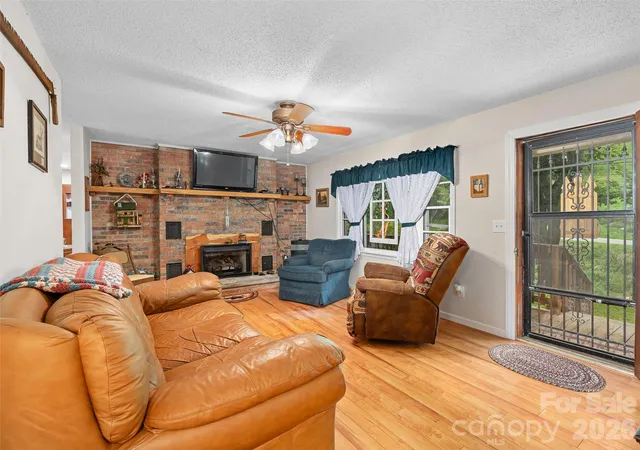 5th image of 915 Little Creek Rd, Burnsville, NC 28714 | MLS# 4405136