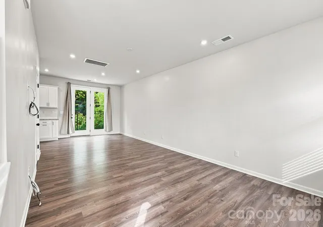 Photo 3 of Single family home for sale at 4816 Raspberry Knoll Dr, Charlotte, NC 28208 | MLS# 4405142 | Listing updated on 2026-09-12