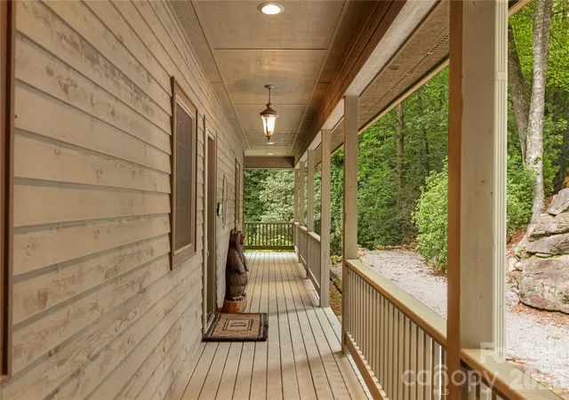 Photo 4 of Single family home for sale at 911 Buckberry Dr N, Sapphire, NC 28774 | MLS# 4405145 | Listing updated on 2026-08-02