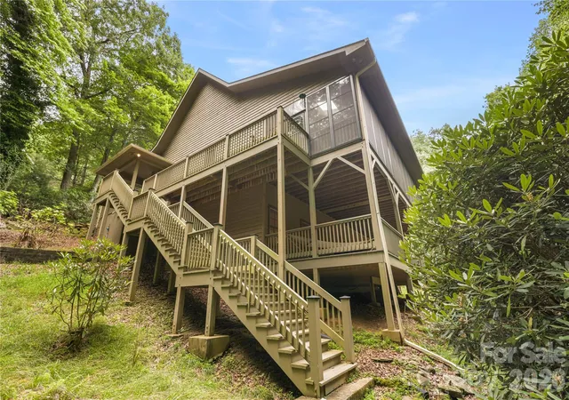 Photo 45 of Single family home for sale at 911 Buckberry Dr N, Sapphire, NC 28774 | MLS# 4405145 | Listing updated on 2026-08-02