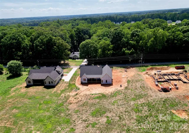 Photo 4 of Single family home for sale at 355 New Salem Rd #3, Statesville, NC 28625 | MLS# 4405146 | Listing updated on 2026-09-22