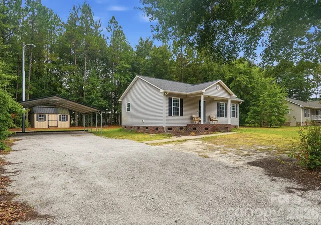 Photo 4 of Single family home for sale at 102 Twin Brk Ln, Pageland, SC 29728 | MLS# 4405159 | Listing updated on 2026-07-31