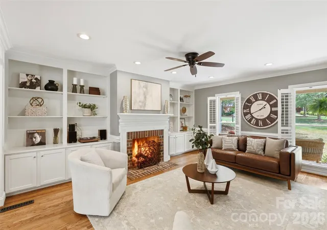 3rd image of 170 S Kimberly Rd, Davidson, NC 28036 | MLS# 4405171