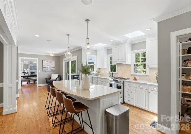 5th image of 170 S Kimberly Rd, Davidson, NC 28036 | MLS# 4405171