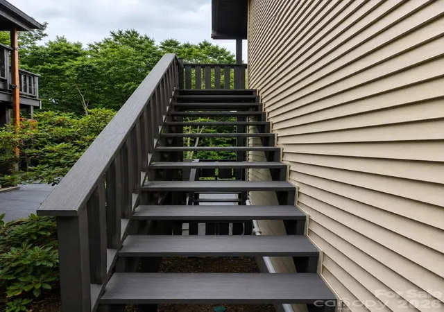 Listing Photo 4 - Condo for sale in building located at 145 Hawks Nest Ln, Highlands, NC 28741 - Unit #C/3