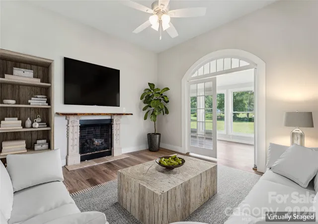 Photo 3 of Single family home for sale at 776 S Grove St Ext, Lincolnton, NC 28092 | MLS# 4405210 | Listing updated on 2026-09-11