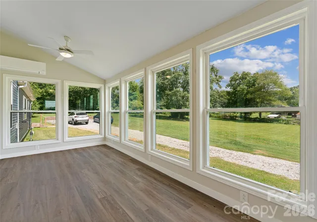 Photo 3 of Single family home for sale at 776 S Grove St Ext, Lincolnton, NC 28092 | MLS# 4405210 | Listing updated on 2026-09-11