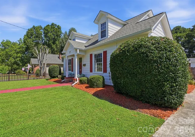 Photo 2 of Single family home for sale at 117 Marion St, Clover, SC 29710 | MLS# 4405212 | Listing updated on 2026-09-15