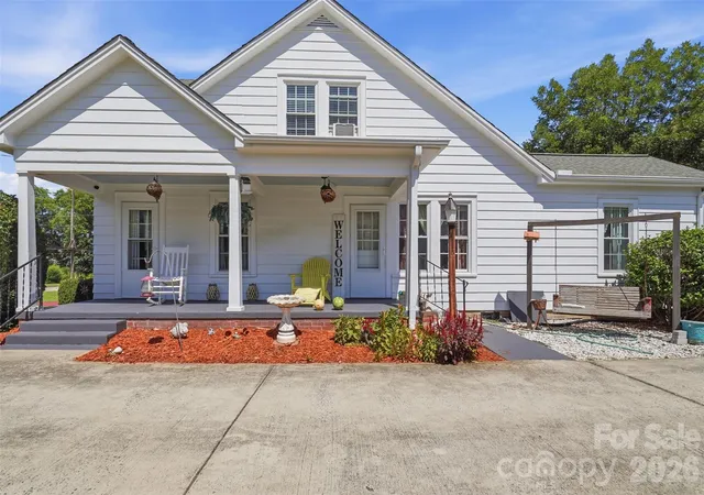 Photo 3 of Single family home for sale at 117 Marion St, Clover, SC 29710 | MLS# 4405212 | Listing updated on 2026-09-15