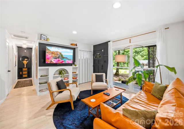 1st image of 4508 Ivanhoe Pl, Charlotte, NC 28205 | MLS# 4405275