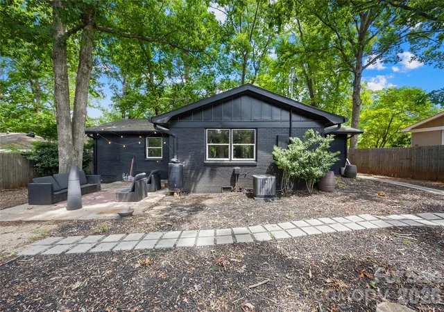 35th image of 4508 Ivanhoe Pl, Charlotte, NC 28205 | MLS# 4405275
