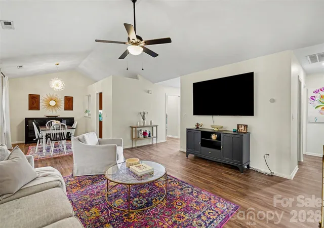 Photo 3 of Single family home for sale at 5906 Meadow Hl Dr, Charlotte, NC 28212 | MLS# 4405281 | Listing updated on 2026-09-17