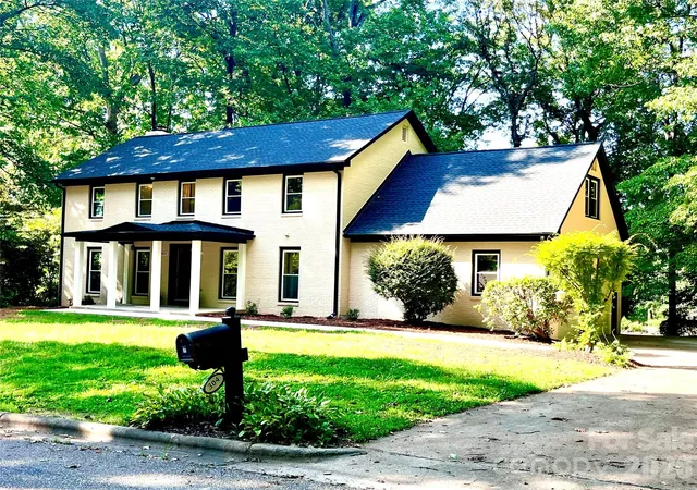 Photo 2 of Single family home for sale at 304 Travis Ln, Salisbury, NC 28146 | MLS# 4405285 | Listing updated on 2026-10-01