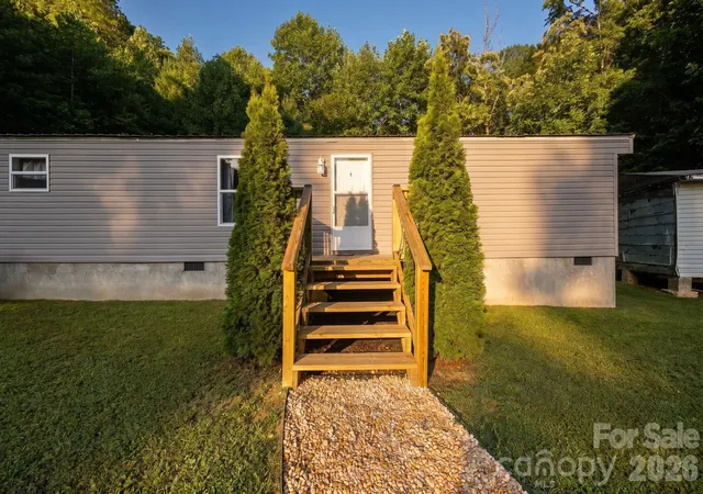 Photo 2 of Sale Pending at 125 Ice Holw Rd, Zirconia, NC 28790 | MLS# 4405288 | Listing updated on 2026-08-25