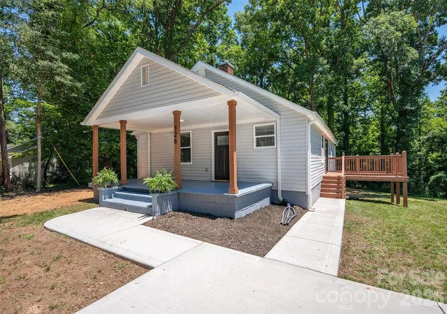 Photo 1 of Sale Pending at 126 39th Avenue Ct Nw, Hickory, NC 28601 | MLS# 4405295 | Listing updated on 2026-08-31