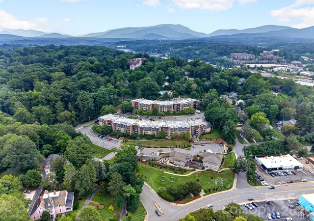 Listing Photo 2 - Condo for sale in building located at 325 Bowling Park Rd, Asheville, NC 28803 - Unit #