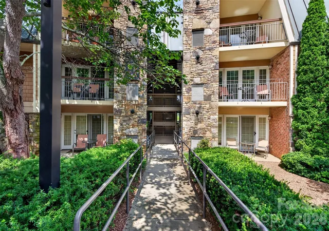 4th image of 325 Bowling Park Rd, Asheville, NC 28803 | MLS# 4405300