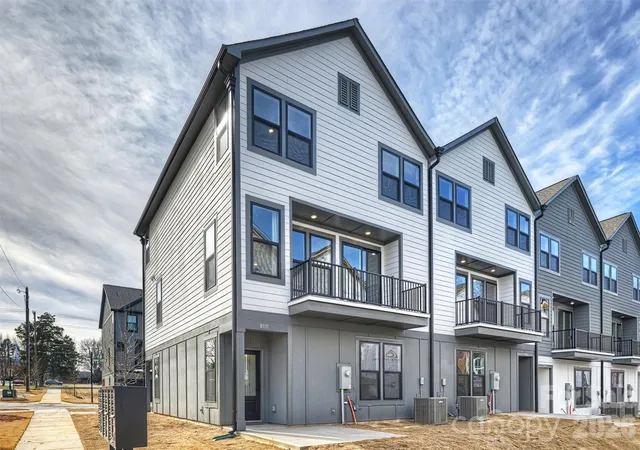 Photo 2 of Townhouse for sale at 8031 Sansom Dr, Charlotte, NC 28213 | MLS# 4405311 | Listing updated on 2026-07-18
