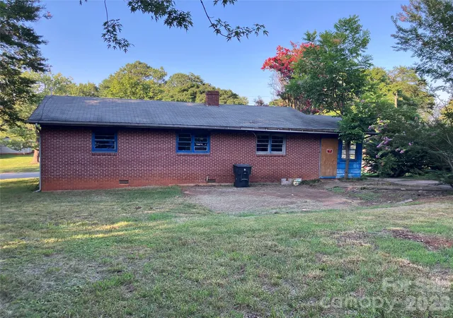 Photo 3 of Sale Pending at 123 Dalehurst Dr, Forest City, NC 28043 | MLS# 4405312 | Listing updated on 2026-09-24