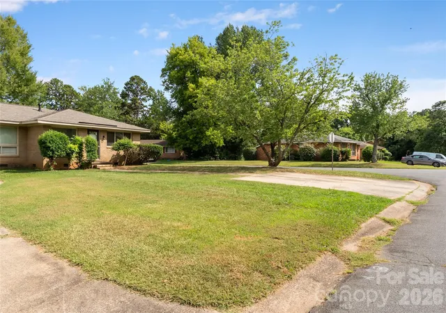2nd image of 4900 Malibu Dr, Charlotte, NC 28215 | MLS# 4405316