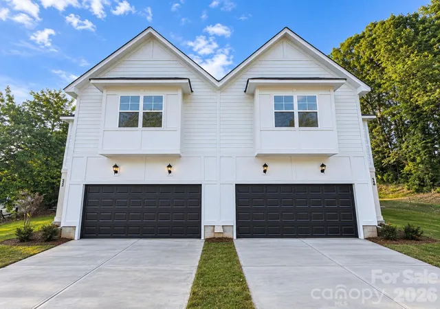 Photo 1 of Single family home for sale at 548 Carolyn Ln, Charlotte, NC 28213 | MLS# 4405325 | Listing updated on 2026-10-01