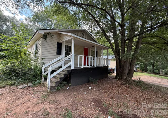 Photo 1 of Single family home for sale at 1104 Spann St, Shelby, NC 28150 | MLS# 4405326 | Listing updated on 2026-09-22