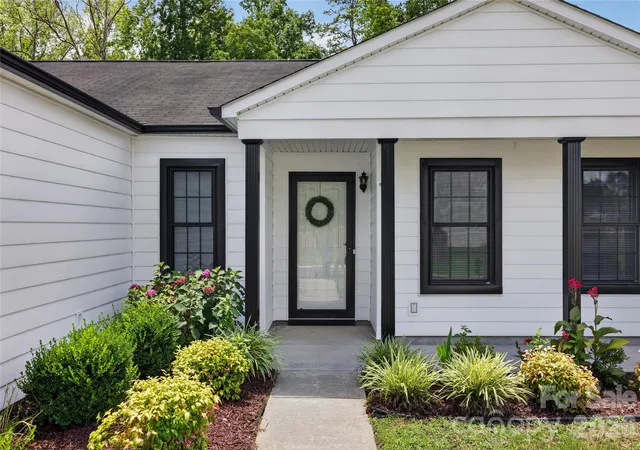 2nd image of 10957 Dry Stone Dr, Huntersville, NC 28078 | MLS# 4405350