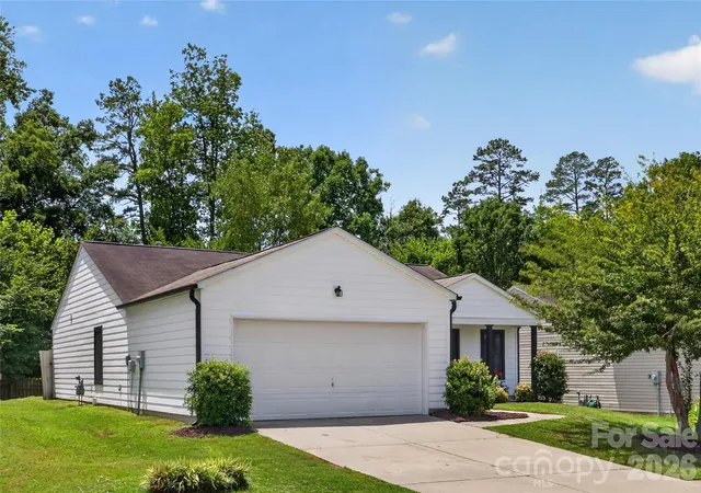3rd image of 10957 Dry Stone Dr, Huntersville, NC 28078 | MLS# 4405350