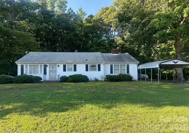 Photo 1 of Sale Pending at 159 Richard Dr, Winston Salem, NC 27107 | MLS# 4405372 | Listing updated on 2026-09-05