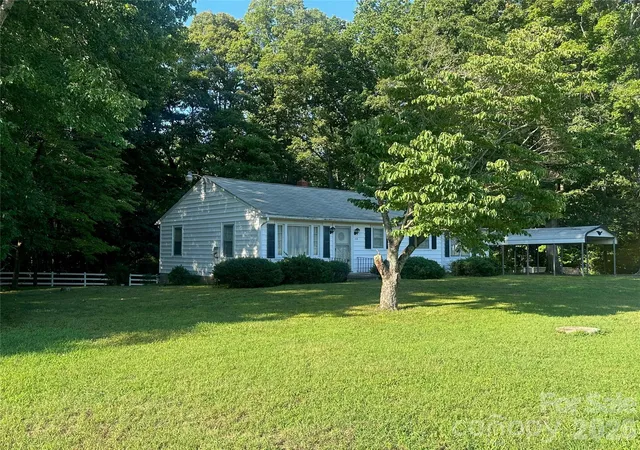 Photo 3 of Sale Pending at 159 Richard Dr, Winston Salem, NC 27107 | MLS# 4405372 | Listing updated on 2026-09-05