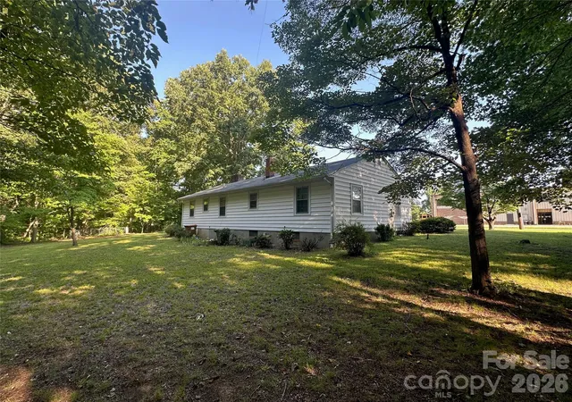 Photo 5 of Sale Pending at 159 Richard Dr, Winston Salem, NC 27107 | MLS# 4405372 | Listing updated on 2026-09-05