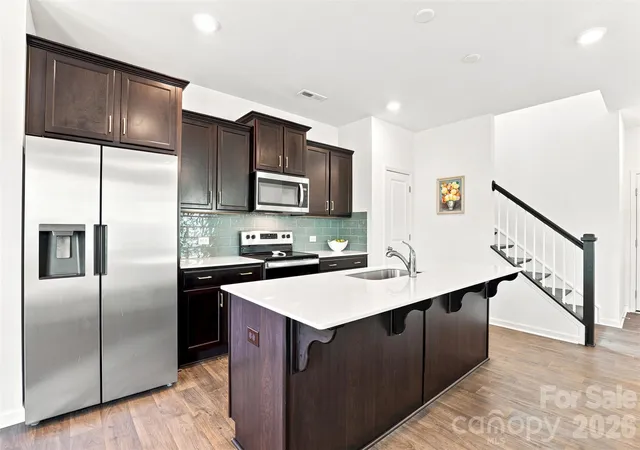 Photo 4 of Single family home for sale at 517 Willamette Dr, Salisbury, NC 28146 | MLS# 4405440 | Listing updated on 2026-09-29