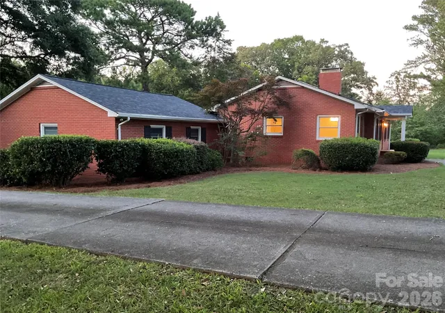Photo 3 of Sale Pending at 136 Gum Branch Rd, Charlotte, NC 28214 | MLS# 4405461 | Listing updated on 2026-09-12