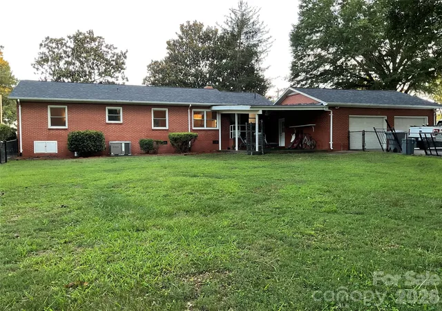 Photo 4 of Sale Pending at 136 Gum Branch Rd, Charlotte, NC 28214 | MLS# 4405461 | Listing updated on 2026-09-12